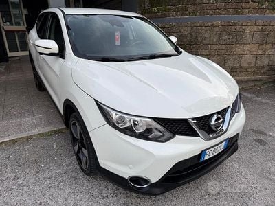 Usata Nissan Qashqai Tekna 130 CV (95 kW) 2016 Bianco SUV