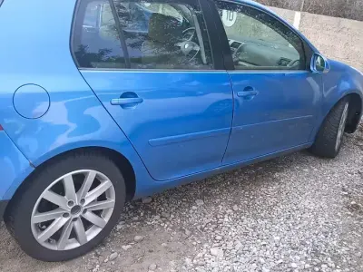 Usata VW Golf V 140 CV (102 kW) 2004 Utilitaria