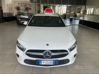 Gebraucht Mercedes A160 109 PS (80 kW) 2019 Weiß Limousine