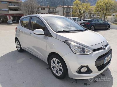 Usata Hyundai i10 66 CV (48 kW) 2015 Grigio Utilitaria