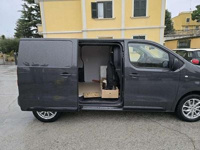 Usata Peugeot Expert 179 CV (131 kW) 2025 Furgone