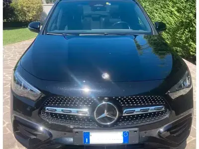 Usata Mercedes GLA200 Advanced Plus 163 CV (119 kW) 2023 Nero SUV