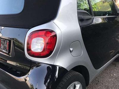 Nero/cel argento/capotte nera Usata 2017 Smart ForTwo Cabrio Passion Cabrio | 18.000 € (Molto cara)