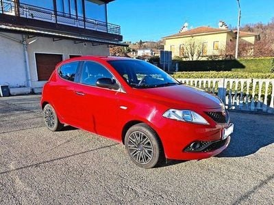 Usata Lancia Ypsilon Gold 69 CV (50 kW) 2020 Rosso Utilitaria