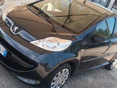 Usata Peugeot 107 68 CV (50 kW) 2008 Nero Utilitaria