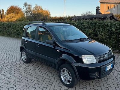Käytetty Fiat Panda 4x4 69 HP (50 kW) 2006 Musta Viistoperä