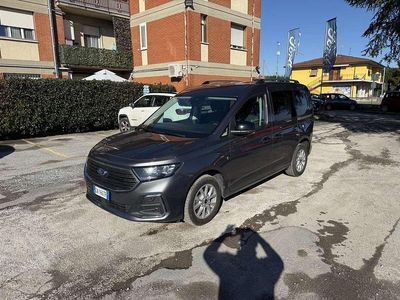 Usata Ford Tourneo Titanium 122 CV (89 kW) 2023 Magnetic grey Furgone