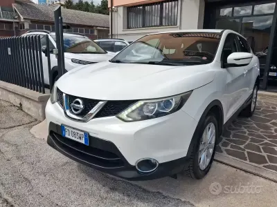 Usata Nissan Qashqai Acenta 110 CV (80 kW) 2016 Bianco SUV