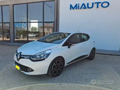 Second-hand Renault Clio IV 75 CP (55 kW) 2014 Alb Berlinǎ