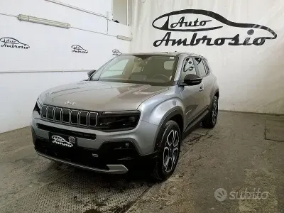 Käytetty Jeep Avenger Summit 101 HP (74 kW) 2025 Harmaa Katumaasturi