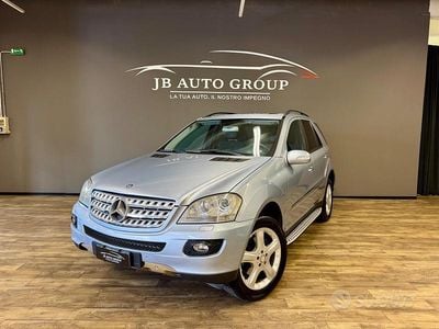 Usata Mercedes ML320 Chrome 224 CV (164 kW) 2006 Blu SUV