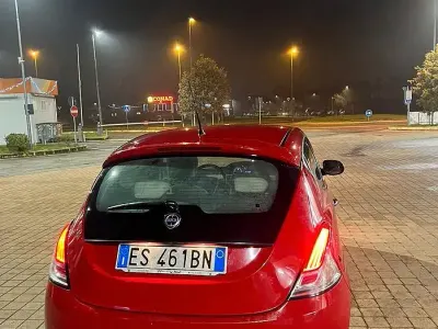 Usata Lancia Ypsilon 85 CV (62 kW) 2013 Utilitaria