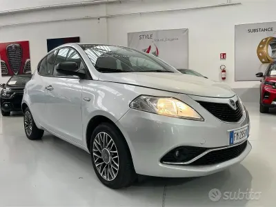 Usata Lancia Ypsilon S 69 CV (50 kW) 2017 Grigio Utilitaria