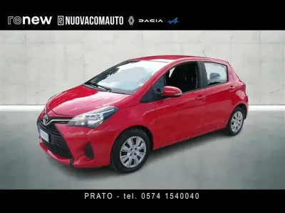 Usata Toyota Yaris Active 69 CV (50 kW) 2016 Rosso Berlina