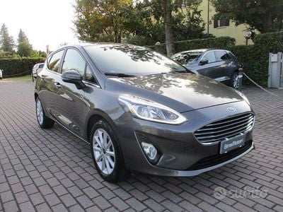 Usata Ford Fiesta Titanium 86 CV (63 kW) 2018 Grigio(met.) Utilitaria