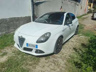 Usata Alfa Romeo Giulietta 120 CV (88 kW) 2013 Bianco Utilitaria