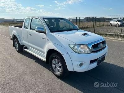 Usata Toyota HiLux 120 CV (88 kW) 2010 Bianco Pick-up