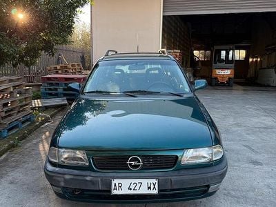 Usata Opel Astra 82 CV (60 kW) 1996 Verde Station wagon