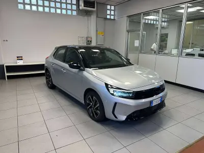 Usata Opel Corsa 101 CV (74 kW) 2025 Argento Utilitaria