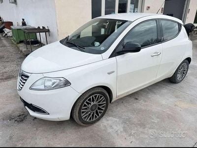 Usata Lancia Ypsilon Silver 95 CV (69 kW) 2013 Bianco Utilitaria