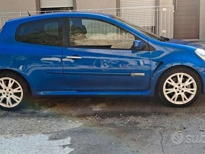 Käytetty Renault Clio II R.S. 200 HP (147 kW) 2007 Sininen Sedan