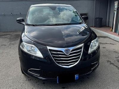 Usata Lancia Ypsilon Gold 95 CV (69 kW) 2015 Nero Utilitaria