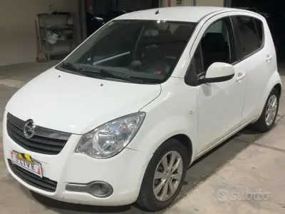 Usata Opel Agila Enjoy 94 CV (69 kW) 2013 Bianco Utilitaria