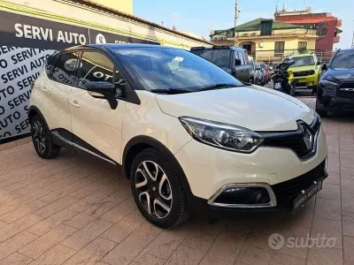 Usata Renault Captur 90 CV (66 kW) 2015 Beige SUV