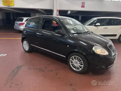 Usata Lancia Ypsilon 60 CV (44 kW) 2007 Nero Utilitaria
