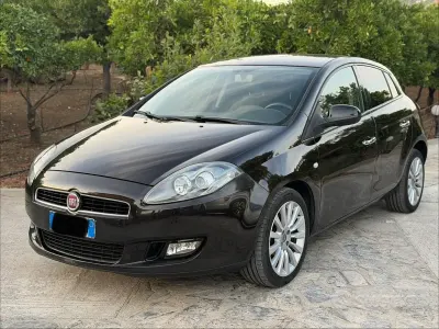 Usata Fiat Bravo Easy 120 CV (88 kW) 2014 Nero Utilitaria