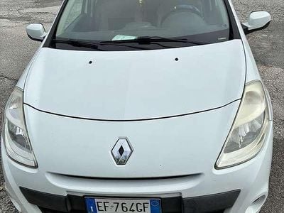 Usata Renault Clio II 75 CV (55 kW) 2011 Bianco Berlina