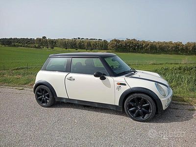 Begagnad Mini Cooper 120 HK (88 kW) 2002 Halvkombi