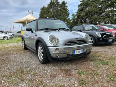 Usata Mini ONE 75 CV (55 kW) 2004 Argento Utilitaria