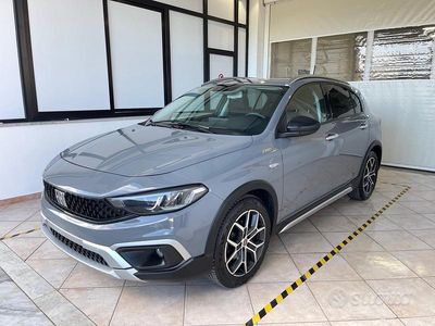 Usata Fiat Tipo Cross 100 CV (73 kW) 2022 Grigio Berlina