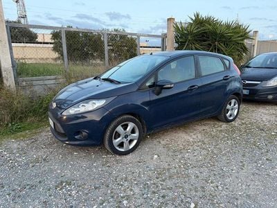 Usata Ford Fiesta Titanium 68 CV (50 kW) 2009 Blu Utilitaria