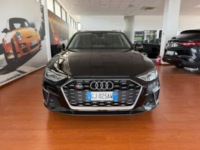 Käytetty Audi A4 S-Line 135 HP (99 kW) 2022 Musta Farmari