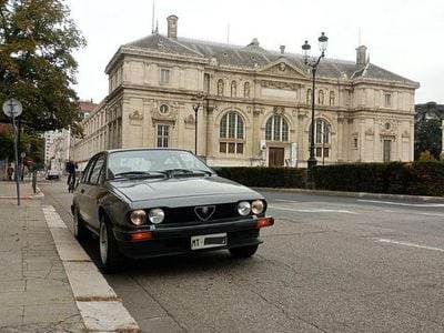 Usata Alfa Romeo GTV 130 CV (95 kW) 1981 Grigio Coupé
