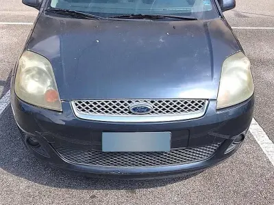 Usata Ford Fiesta Ghia 68 CV (50 kW) 2007 Marrone Utilitaria