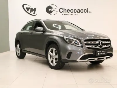 Usata Mercedes GLA200 136 CV (100 kW) 2017 Grigio SUV