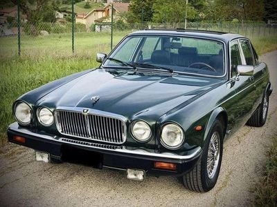 Usata Jaguar XJ12 Sovereign 300 CV (220 kW) 1989 Verde Berlina