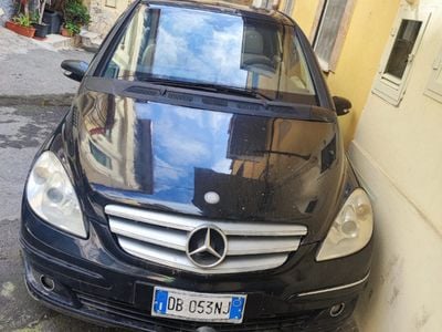 Usata Mercedes B200 140 CV (102 kW) 2006 Nero Monovolume