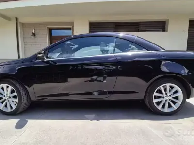 Usata VW Eos 140 CV (102 kW) 2011 Nero Cabrio