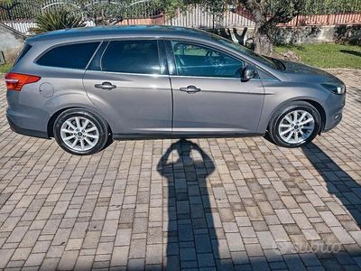 Usata Ford Focus 120 CV (88 kW) 2015 Grigio Station wagon