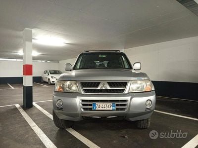 Usata Mitsubishi Pajero 160 CV (117 kW) 2005 Grigio SUV