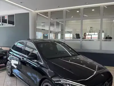 Usata Mercedes B200 Premium 150 CV (110 kW) 2020 Nero Utilitaria