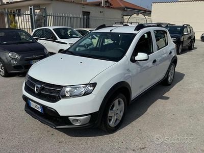 Usata Dacia Sandero Stepway 90 CV (66 kW) 2016 Bianco Berlina