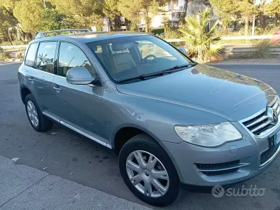 Usata VW Touareg 176 CV (129 kW) 2008 Grigio SUV