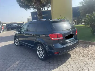 Usata Fiat Freemont Lounge 170 CV (125 kW) 2015 Verde SUV
