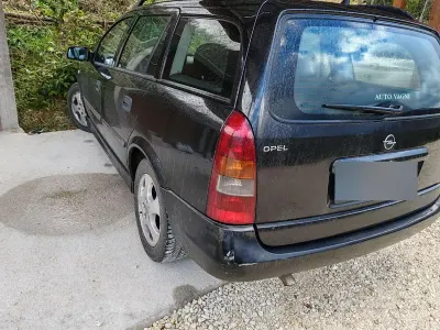 Usata Opel Astra 101 CV (74 kW) 2001 Nero Berlina