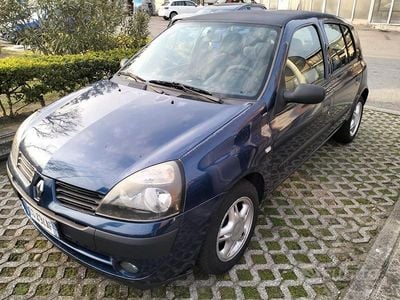 Usata Renault Clio II 2004 Blu Utilitaria